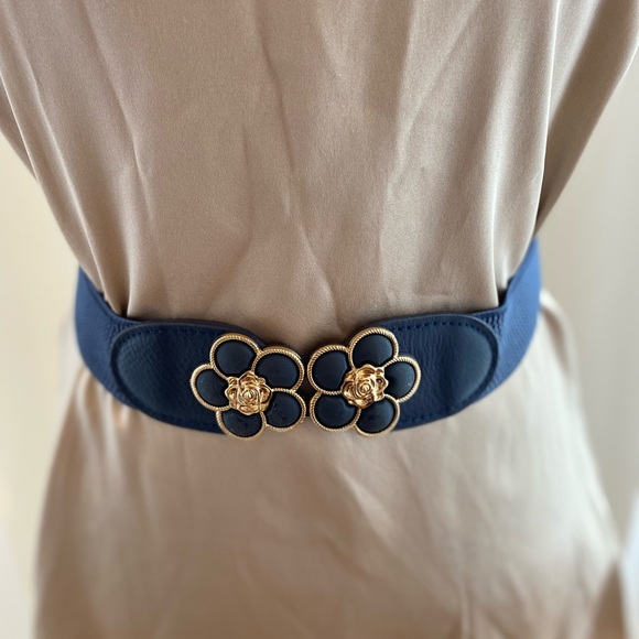 Blue flower belt - Picture 4 of 4